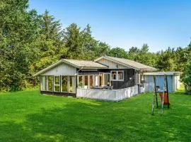 Three-Bedroom Holiday Home In Thyholm