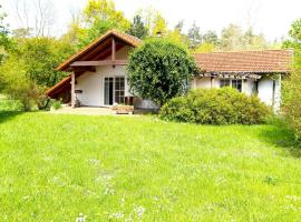 Haus am Wald Nr 2 idyllisch ruhig im Naturschutzgebiet, ξενοδοχείο σε Teßmannsdorf