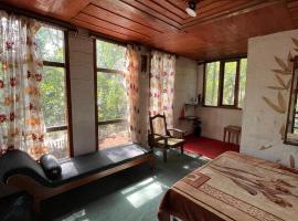 Whitetea Estatehouse Tree House, vakantieboerderij in Munnar