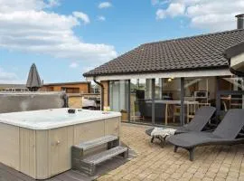 Three-Bedroom Holiday Home In Vinderup