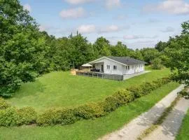 4 Bedroom Stunning Home In Glesborg