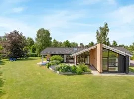 Nice Home In Væggerløse With Sauna