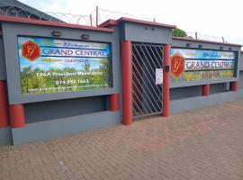 Grand Central Guesthouse, hotel v destinaci Rustenburg