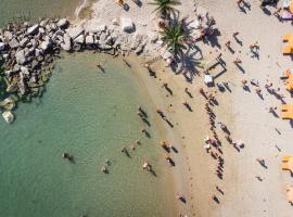 Residence - Camping Villaggio Calypso, hotel v destinaci Cupra Marittima