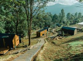 Bobocabin Gunung Mas, Puncak，位于Tagalbato的酒店