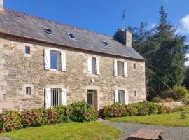 6 Bedroom Lovely Home In Tréguier