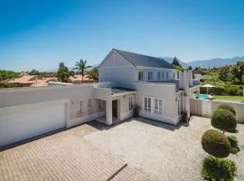 Fifty1 on Long on Kingswood Golf Estate
