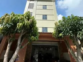 Khách Sạn - Cà Phê Dinh Cô