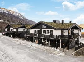 Beautiful Apartment In Noresund, hotel mesra haiwan peliharaan di Noresund