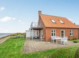 2 Bedroom Beautiful Home In Tranekær