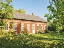 Seven-Bedroom Holiday Home In Bredebro
