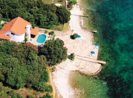 Amazing Home In Kozino With Sauna, hotel v destinaci Kožino