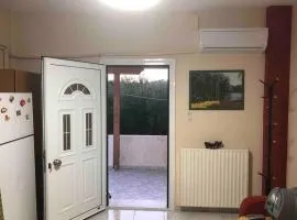 Σπιτάκι δίπλα στην θάλασσα!