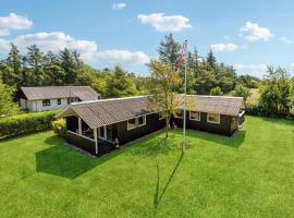 Cozy Home In Ulfborg With Wifi, hotel in Ulfborg