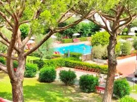 ISA-Holiday Homes with common swimming-pool in Marina di Bibbona from 400 to 900 meters from the sea