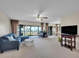 Gulf-View Condo with Resort-Style Amenities condo