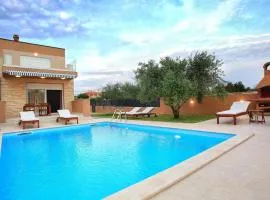 Villa L&T Nin