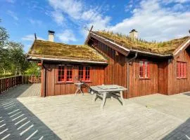 4 Bedroom Cozy Home In Reinli