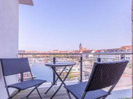 Möwe - Apartment in der Hafenresidenz mit Balkon & Wellness, hotel em Waren