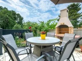 Lovely Home In Labin With Wifi