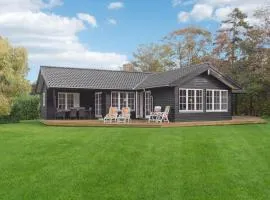 Awesome Home In Græsted With Wifi