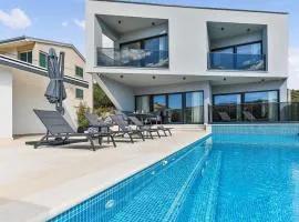 Awesome Home In Marina