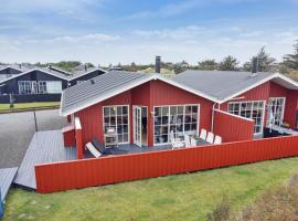 Feriehus 1048, hotel con tinas de hidromasaje en Hvide Sande