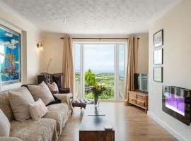 Peaceful Home Sea Views Private Parking