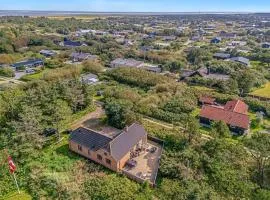 Beautiful Holiday Home With Spa And Sauna, Close To The North Sea And The Center Of Søndervig