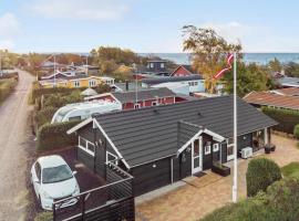 2 Bedroom Gorgeous Home In Dannemare, hotel de luxe a Dannemare