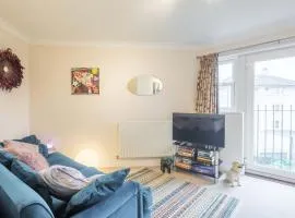 Fabulous Central 3Bed Apt - With Parking