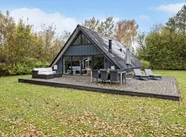 3 Bedroom Lovely Home In Spøttrup