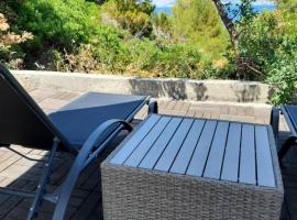 House Mare, hotel i Postira