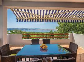 Apartments Ivni, hotel in Cesarica