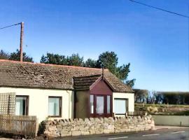 Ford Common - Near Berwick - Bungalow - Sleeps 6 - Stunning Walks and Views - Dog Friendly - 2 Bedrooms 2 Bathrooms Cottage - Sun Room - Private Garden - Off Street Parking - Quiet Rural Location - Fast Wifi, bungalow in Ford