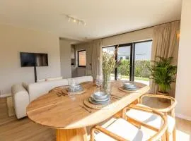 Huswell - Charming Apartment with Garden & Parking