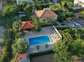 Holiday Home Kastel Kambelovac 11