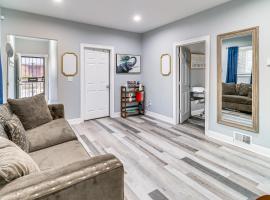 4 Mi to Dtwn Detroit Townhome Near North End, hotel v destinaci Detroit