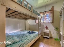 Dormitorio 3#, hotel sa Cocles
