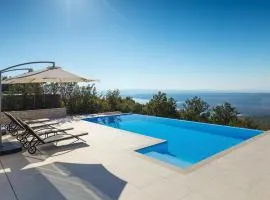 Villa Infinity