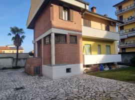 La Torre di cry & cry, hotel v destinaci Magenta