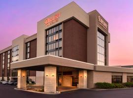 Drury Inn & Suites St. Louis-Southwest, hotel v destinaci Peerless Park