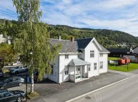 2-roms leilighet midt i sentrum!