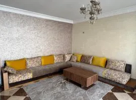 Appartement spacieux avec terrasse à 10 minutes du centre