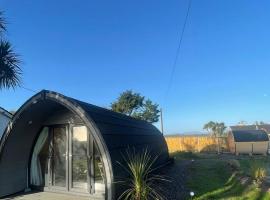 An Faoileán Glamping Pod, hotel v destinaci Bunmahon