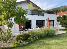 Logement avec hammam - 130 m2 et jardin - Terre de Cocon, hotel i Perrignier