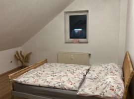 Gemütliches Dachapartement, hotel v destinaci Soest