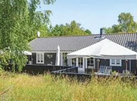 Two-Bedroom Holiday Home In Albak