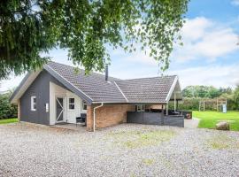 Luxury Retreat with Pool - By Traum Ferienwohnungen, hôtel à Sønderby
