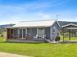 Wakefields - an enchanting mountain view cottage